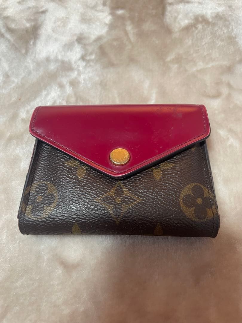 ルイヴィトン ポルトフォイユ ゾエ M62932 フューシャ 三つ折り財布