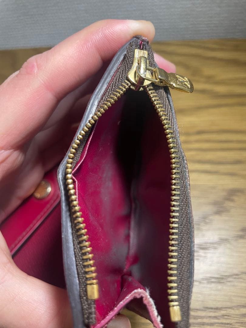 ルイヴィトン ポルトフォイユ ゾエ M62932 フューシャ 三つ折り財布