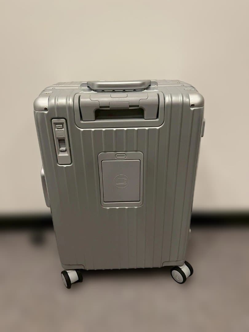 多機能キャリーケース【エナメルシルバーS】B27