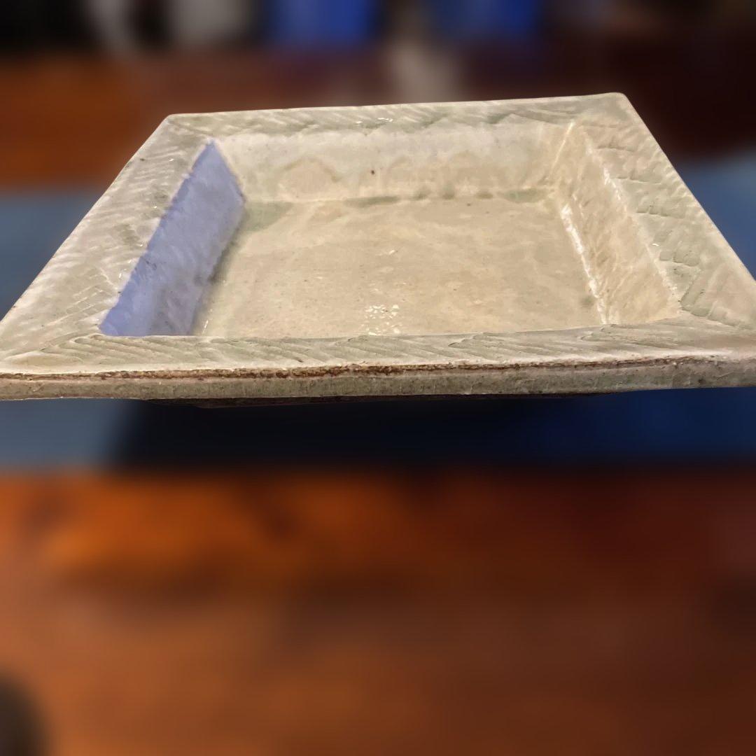 出西窯多々納弘光氏作成　グレーの陶器製四角皿