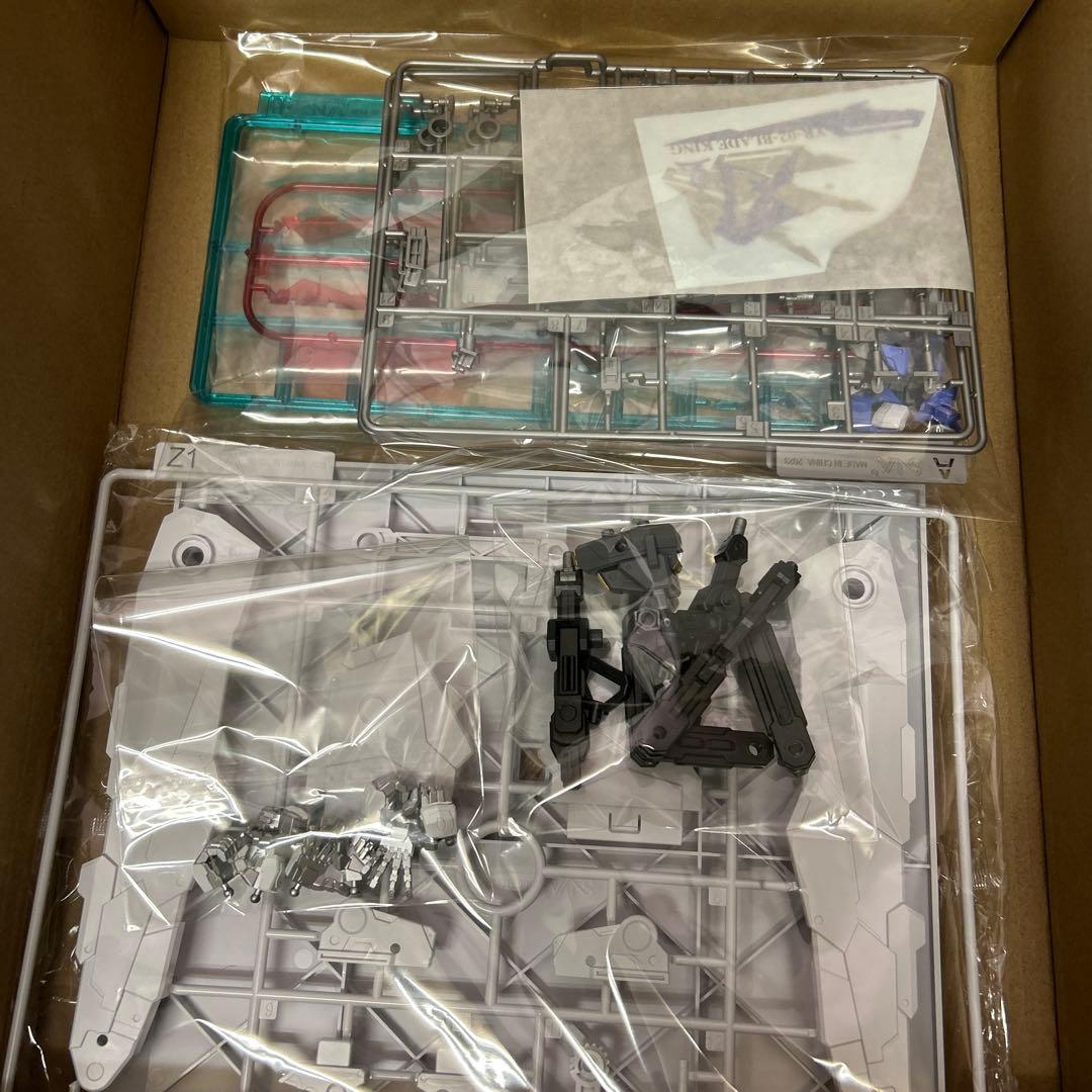 中華プラモ　SNAA無限新星1/100BladeKing刃皇　プラモデル完成品