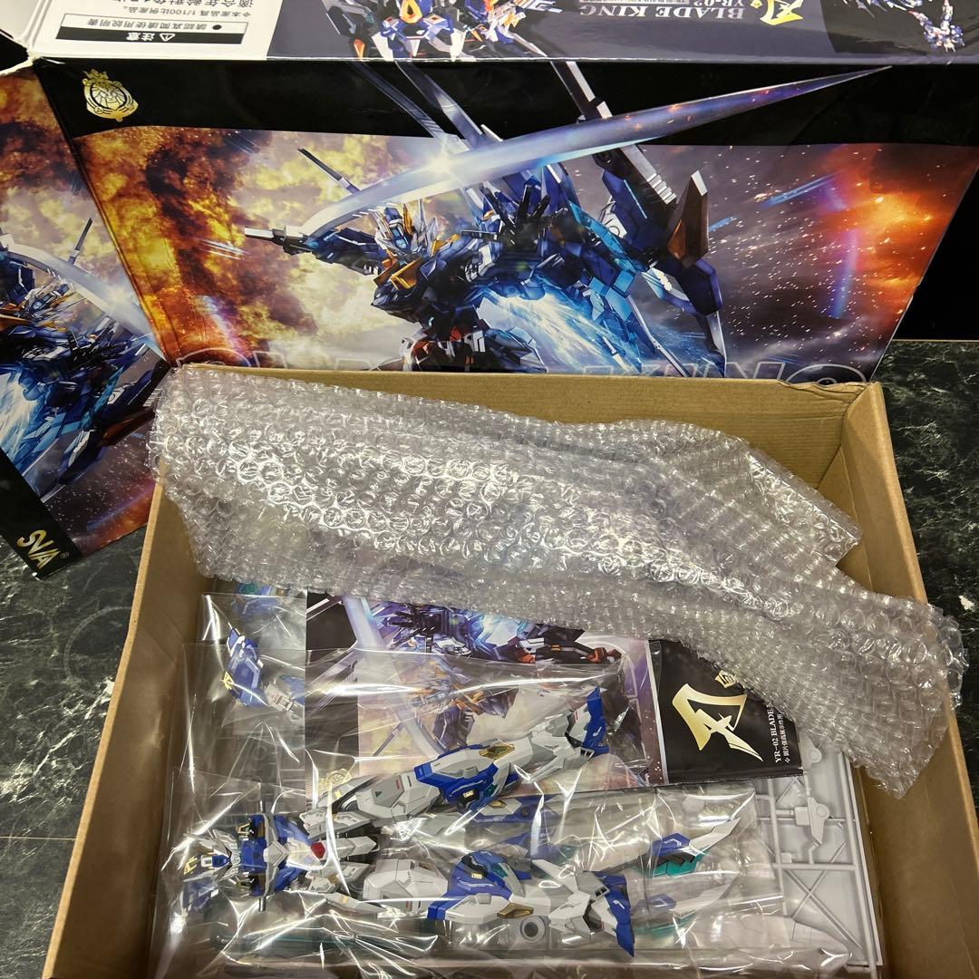 中華プラモ　SNAA無限新星1/100BladeKing刃皇　プラモデル完成品