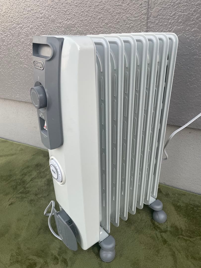 DeLonghi オイルヒーター ホワイト　デロンギ