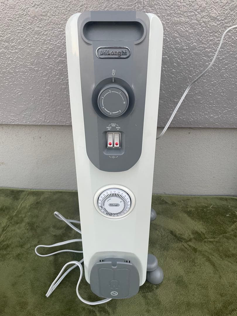 DeLonghi オイルヒーター ホワイト　デロンギ