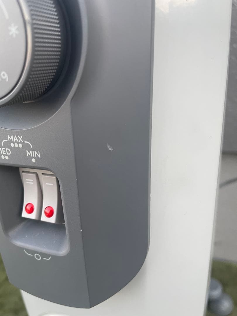 DeLonghi オイルヒーター ホワイト　デロンギ