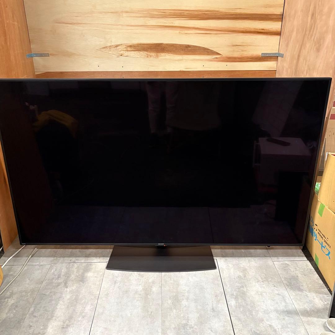 一都三県限定　配送設置無料　4K液晶テレビ　SHARP シャープ　70インチ