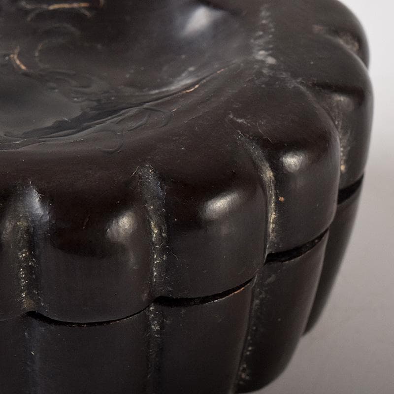 茶道具　竹製　黒塗　蟹文　菊形香合　松尾不俊斎花押　時代箱付　V　R8264