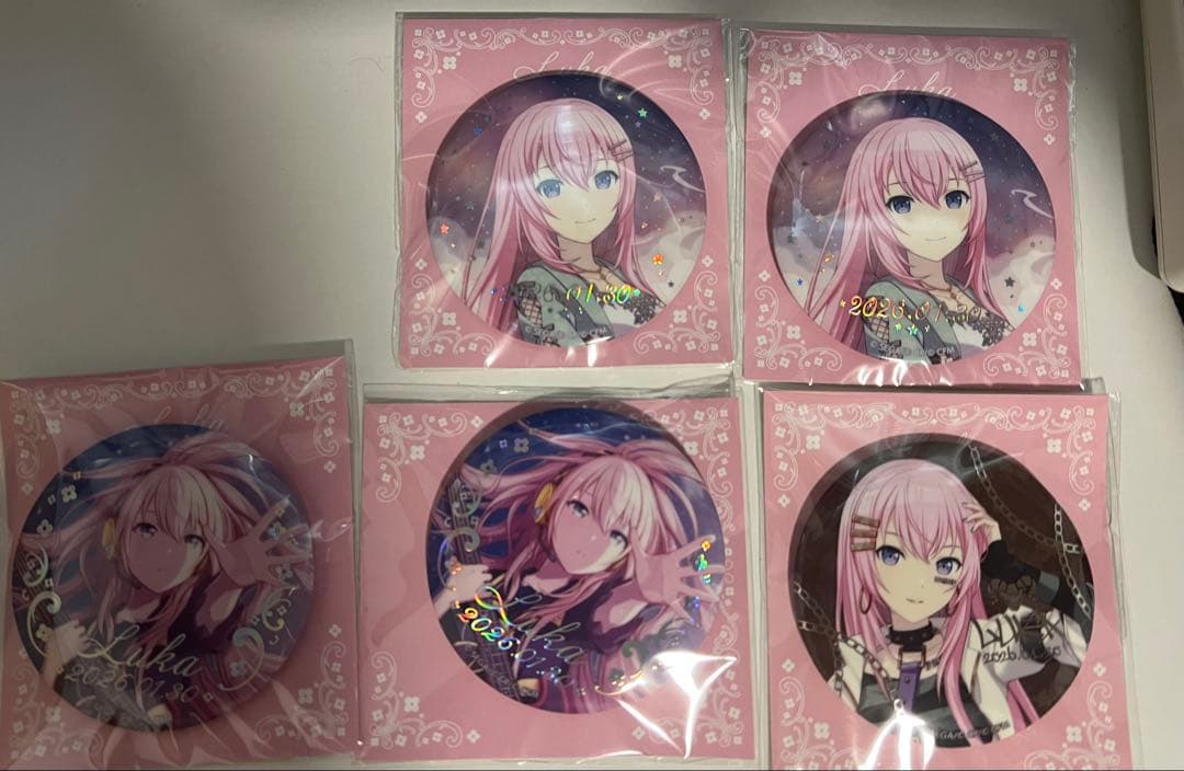 はぴこれくじ巡音ルカバースデー缶バッジ•アクスタまとめ売り
