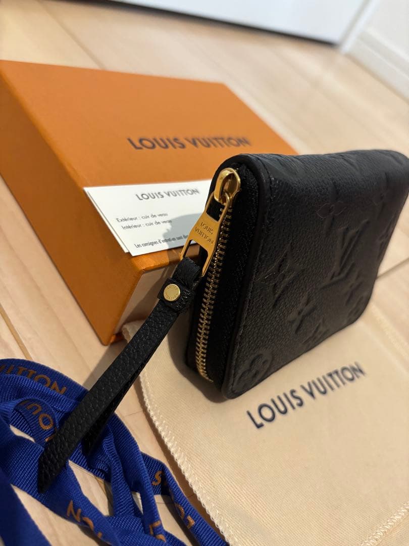 LOUIS VUITTON ジッピーパースモノグラムアンプラント