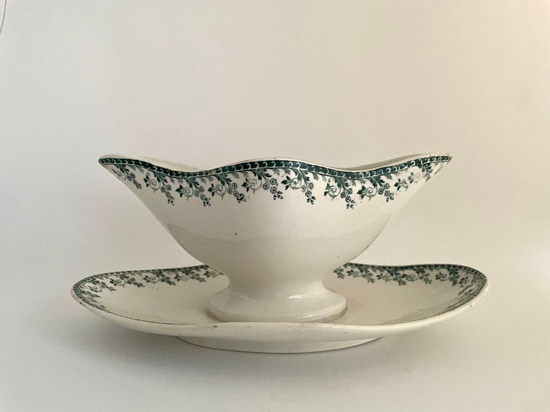 フランス　アンティーク　フリルエッジのソーシエール