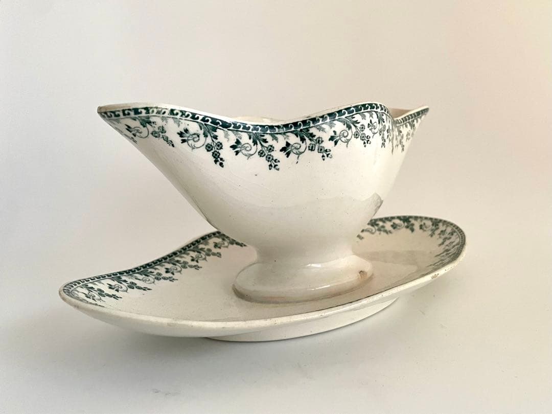 フランス　アンティーク　フリルエッジのソーシエール