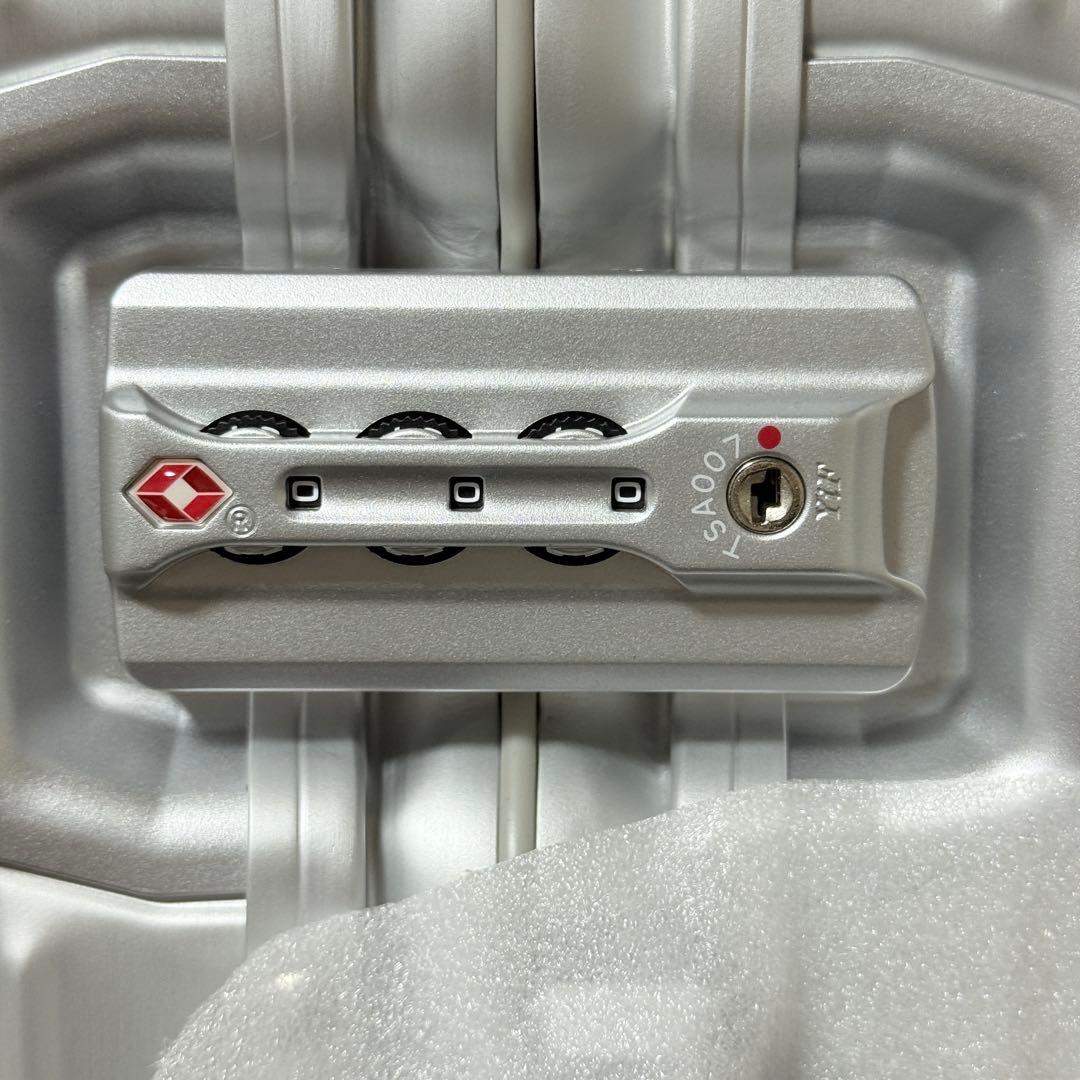 新品✨ メルセデス・ベンツ アルミスーツケース　キャリーケース　32L