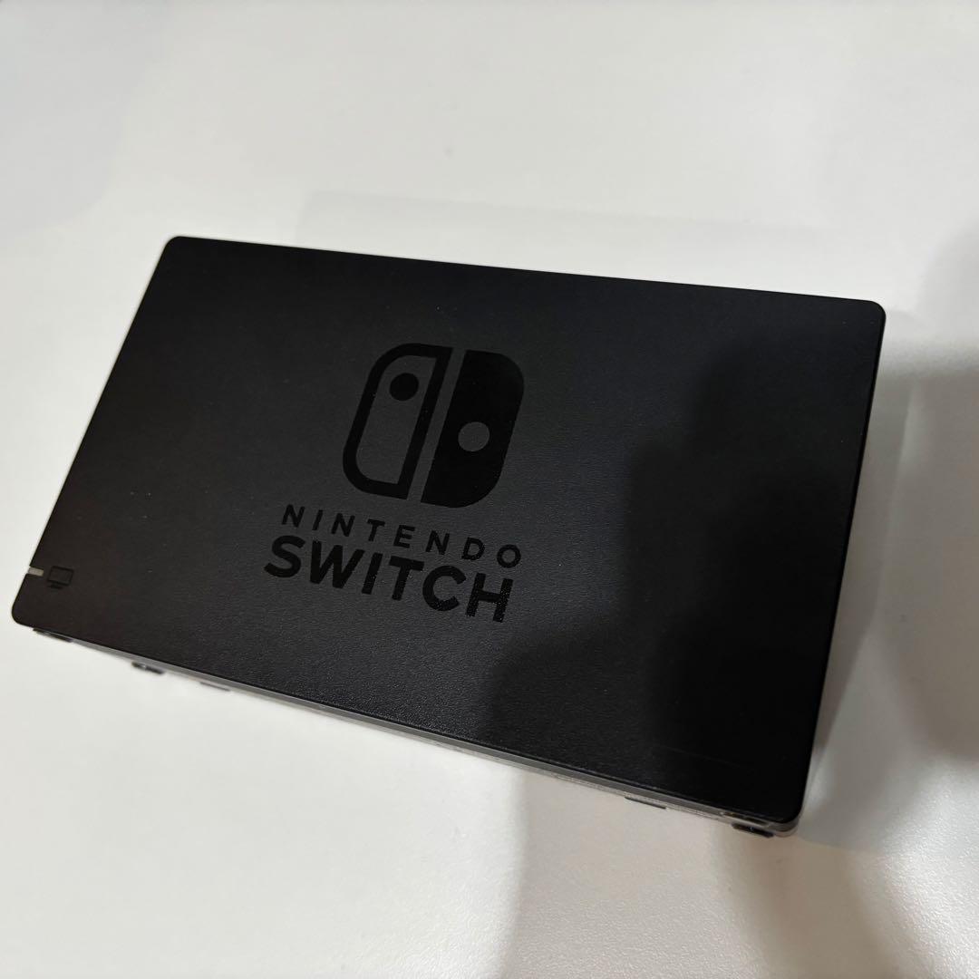 Nintendo Switch 本体 + 純正ケース