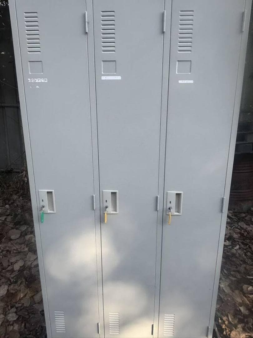 業務用　従業員用ロッカー ホワイト 6人用 鍵付き