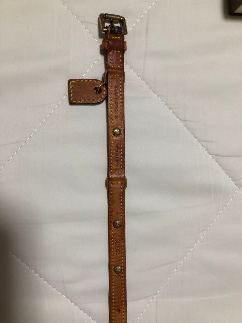 LOUIS VUITTON ブラウンレザーリード