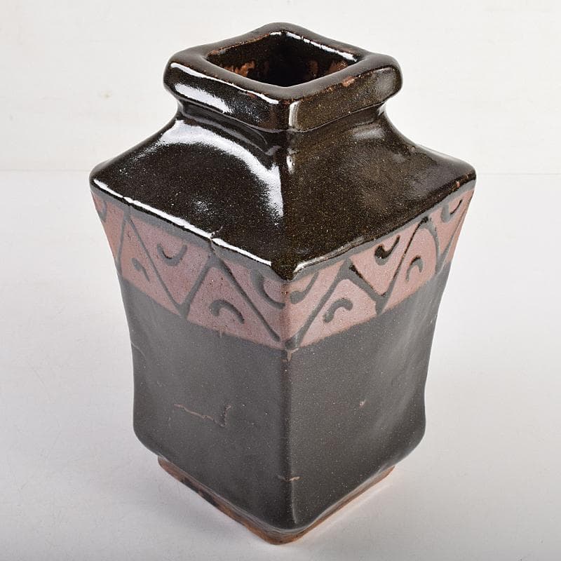 いしちゃん　濱田庄司作　益子焼　鉄釉　四方花生　共布共箱　M　R8832B