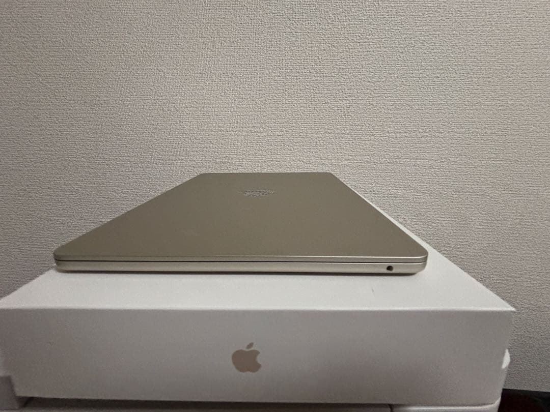MacBook Air M2 13inch 8GB/512GBバッテリー100%