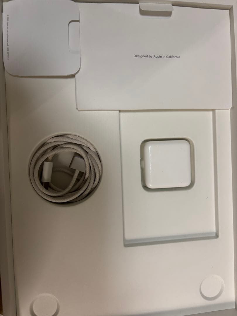 MacBook Air M2 13inch 8GB/512GBバッテリー100%