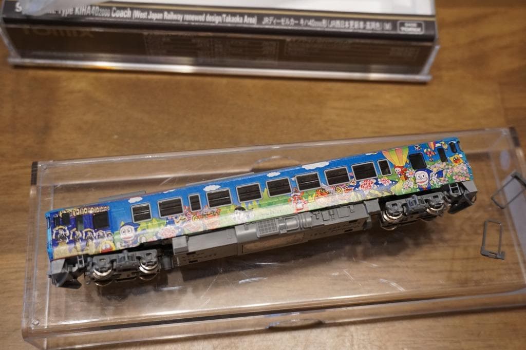 キハ40　2137 　ハットリくんラッピング塗装仕様　M車 白色室内灯組み込み込
