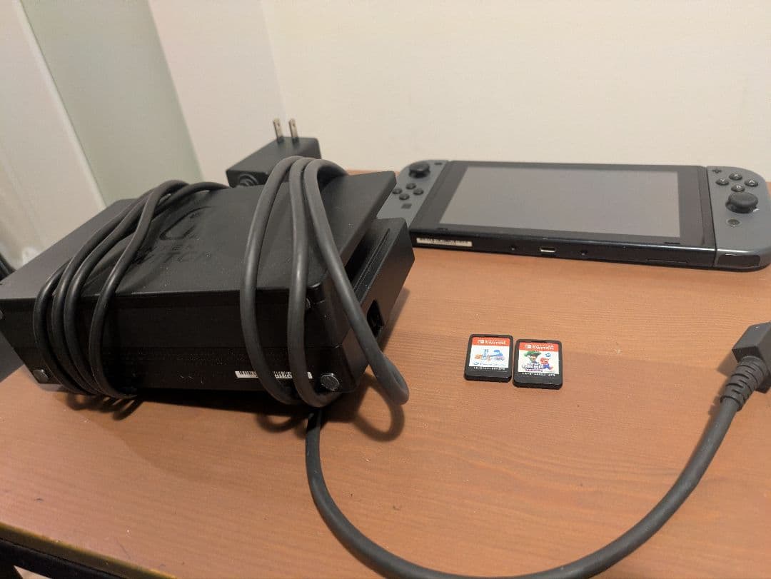 h*o様 Nintendo Switch 本体 + ゲームソフト2本　すぐ遊べる