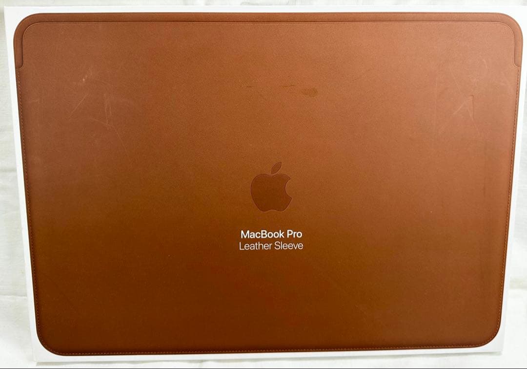 アップル 15インチ MacBook Pro用レザー スリーブ サドルブラウン