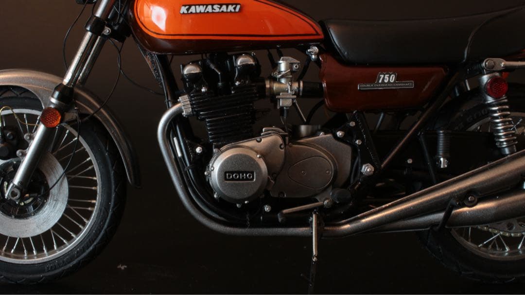アオシマ 1/12 KAWASAKI Z2 750 RS 完成品