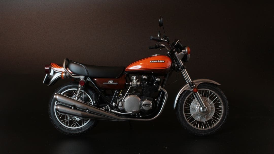 アオシマ 1/12 KAWASAKI Z2 750 RS 完成品