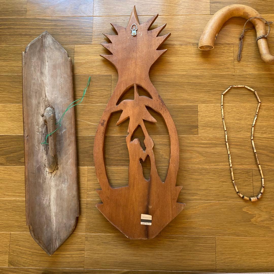 ひょうたんの民族楽器　ハワイの壁掛けオブジェ　首飾り　木彫りの盾　4点セット