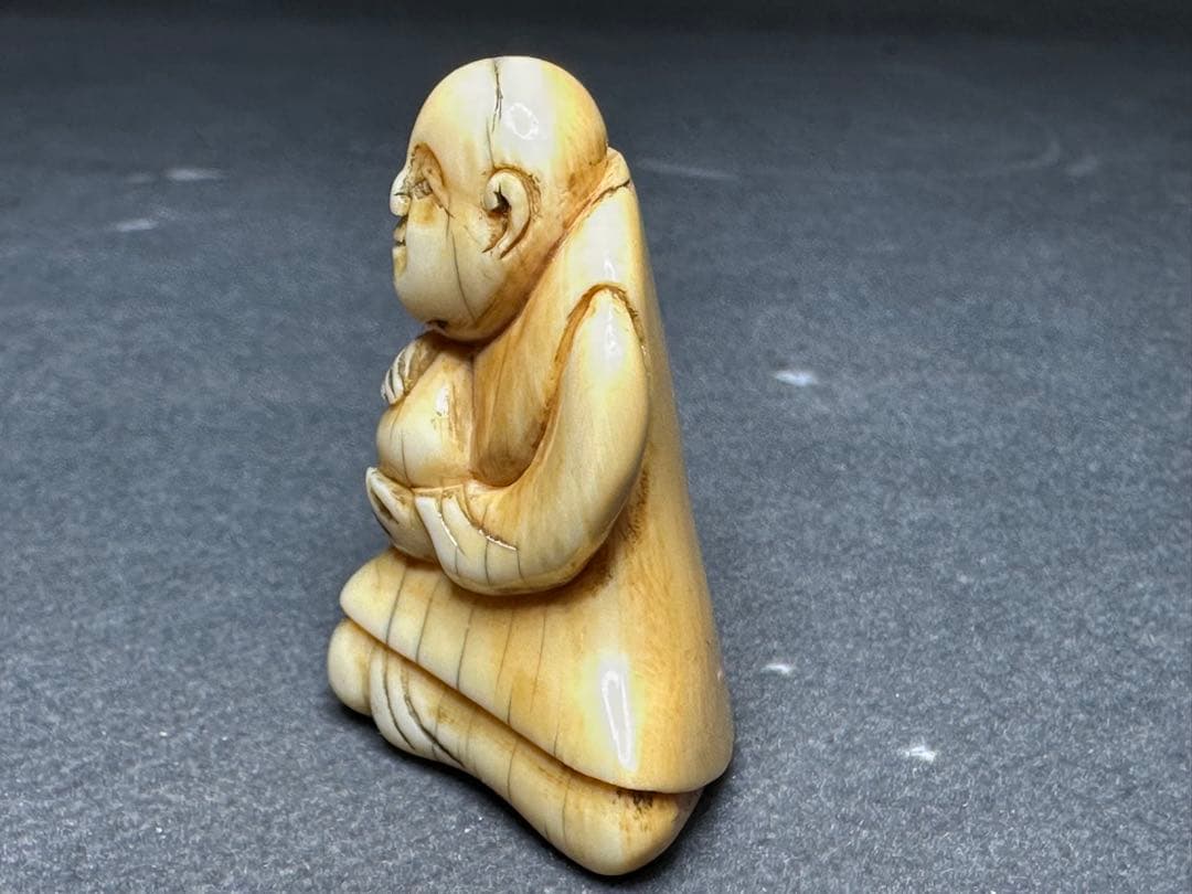 極上　根付　天然素材　アンティーク　骨董　飾り物　古美術品　 置物　細密細工