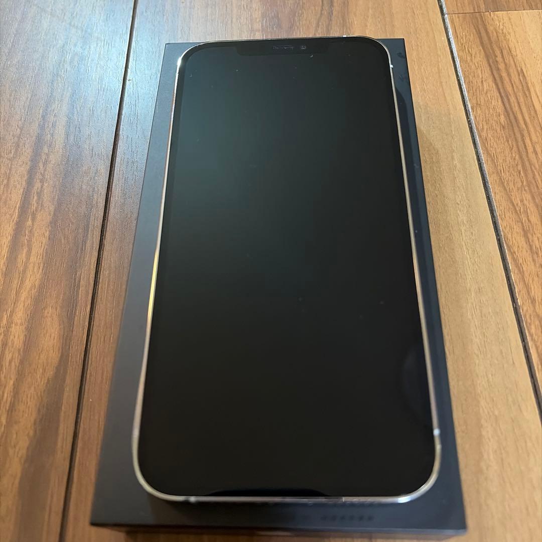 美品　Apple iPhone 12 Pro maxシルバー