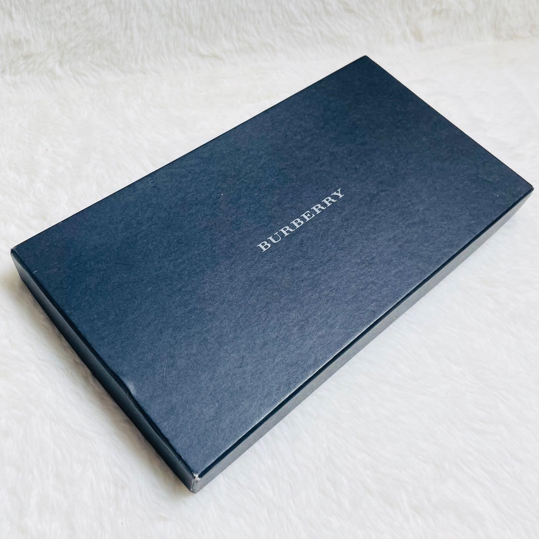 新品未使用　BURBERRY がま口　長財布　二つ折り　ノバチェック　おしゃれ
