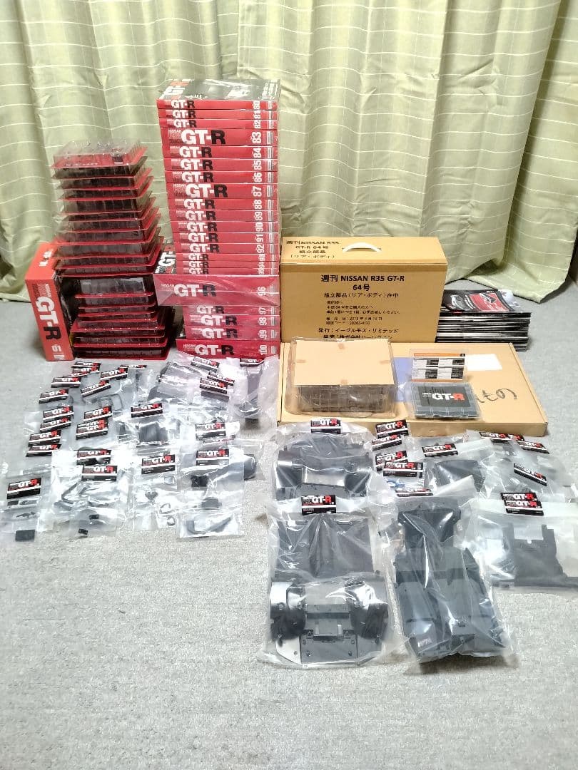 NISSAN GT-R R35 1/8スケール プラモデル