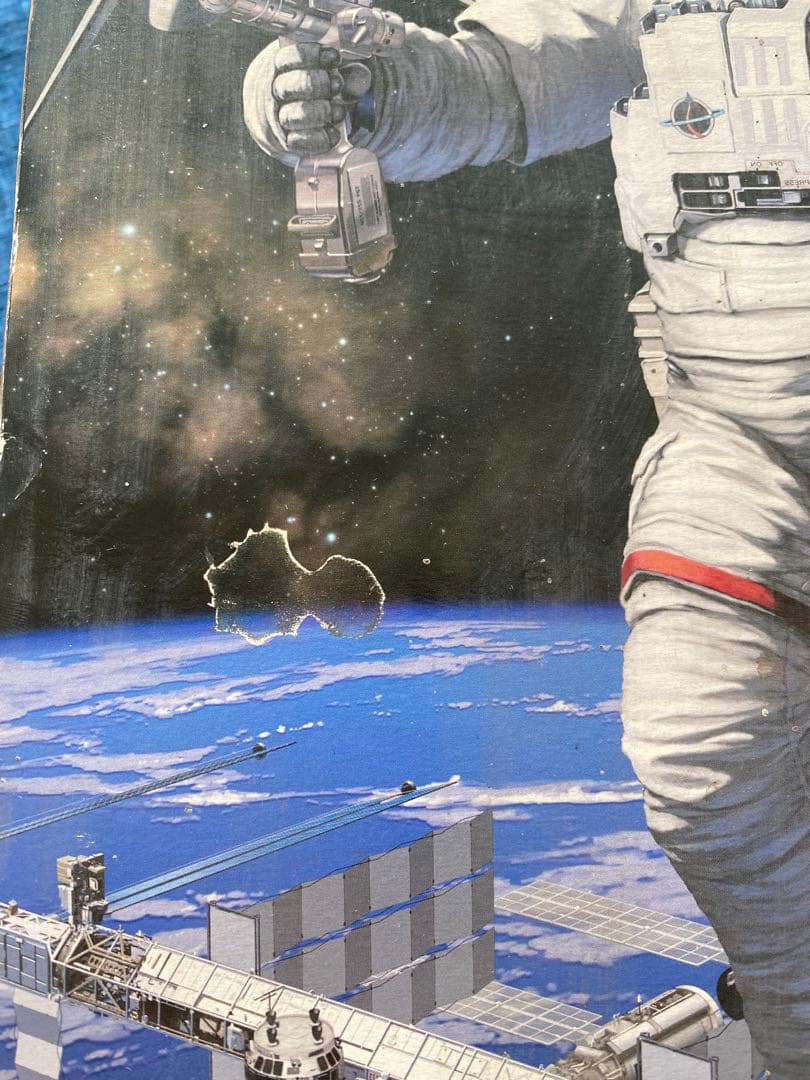 バンダイ ISS船外活動用宇宙服 1/10