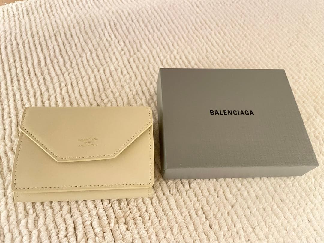 BALENCIAGA ミニウォレット　ライトイエロー