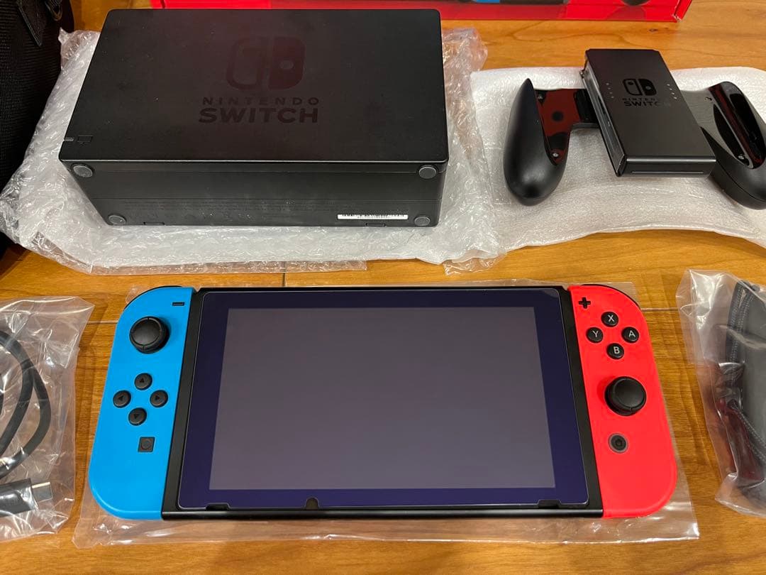 【美品】 バッテリー強化版 Nintendo Switch 本体、収納ケース付き