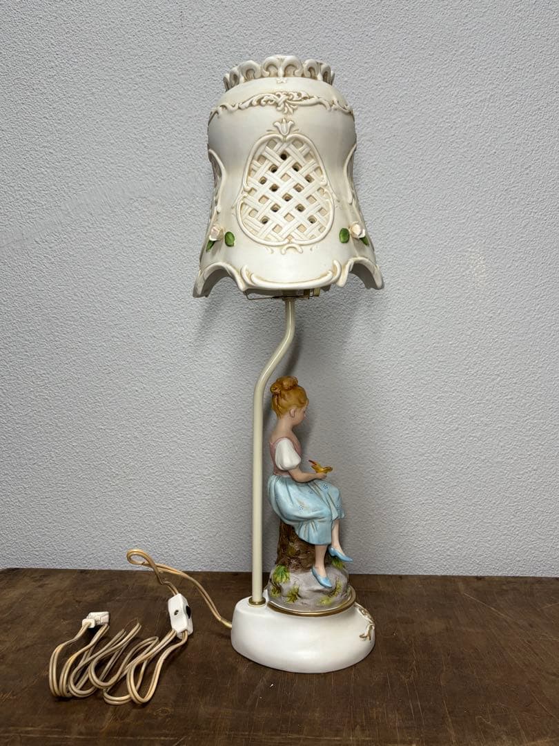 未使用 テーブルランプ GIRL 愛新陶器 昭和レトロ 電気スタンド
