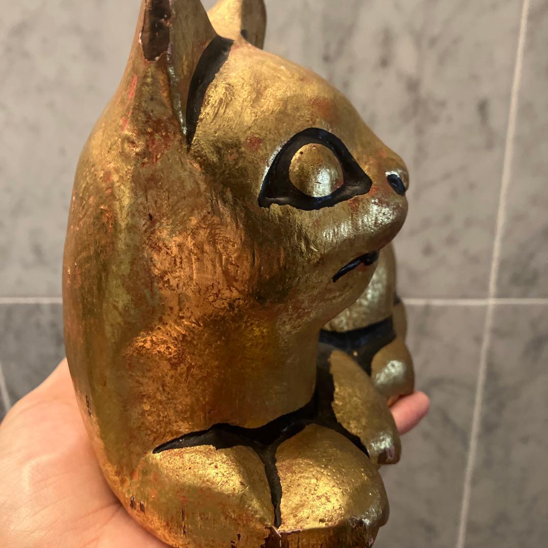 エジプトアンティーク　黄金に輝く木彫りのネコの彫刻オブジェ