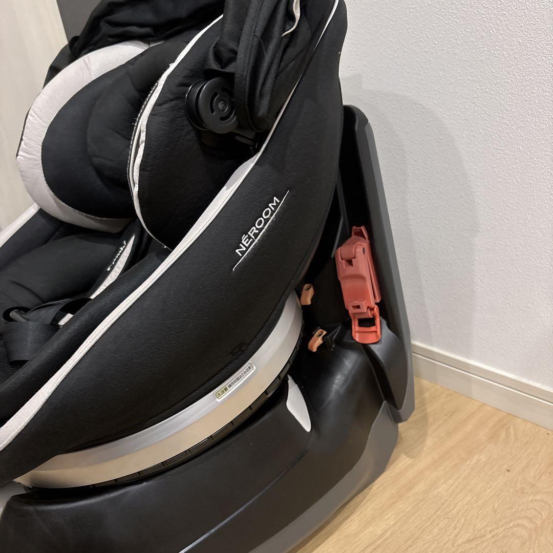 Combi コンビ　NEROOM ネルーム　チャイルドシート　ブラック　ホワイト
