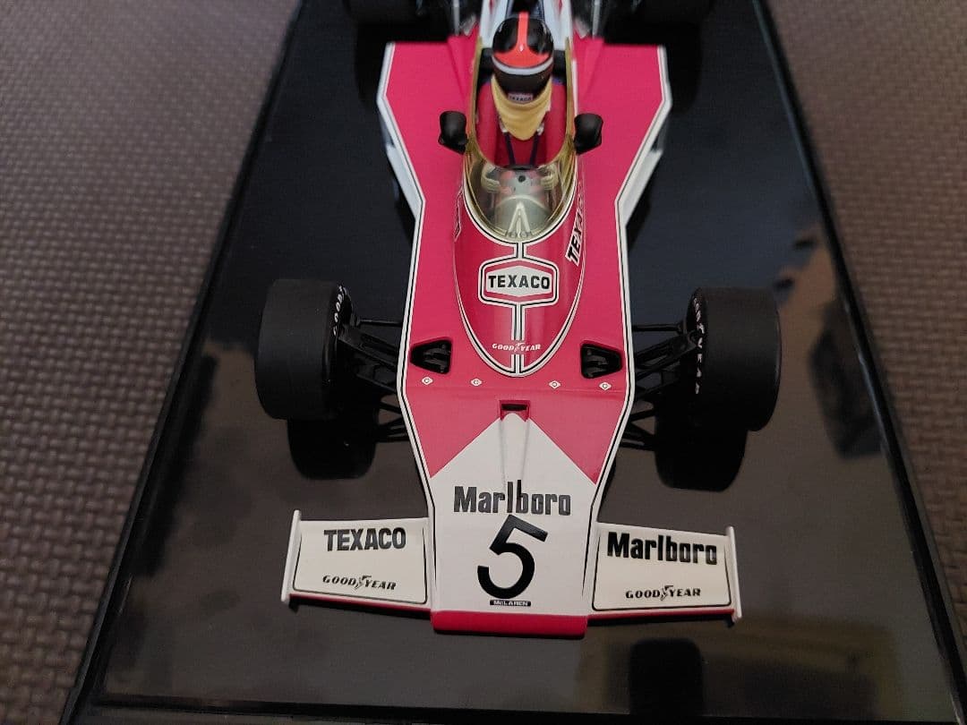 PMA 1/18 ＃５ マクラーレン M23 E.フィツバルディ　マルボロ仕様