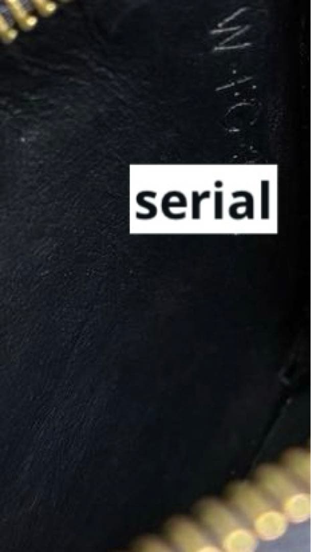 CELINE トリオンフ シャイニーカーフスキン コンパクトウォレット ブラック