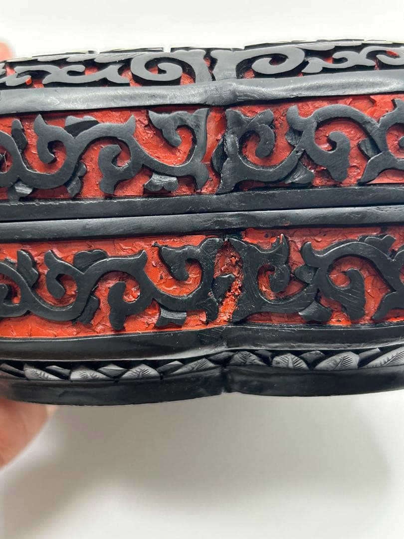 中国　堆黒　牡丹紋菱型蓋紋　送料込み0823