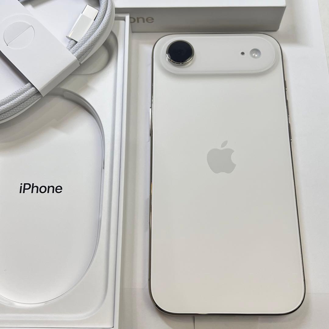 iPhone17air 256gb simフリー　新品未開封　ライトゴールド