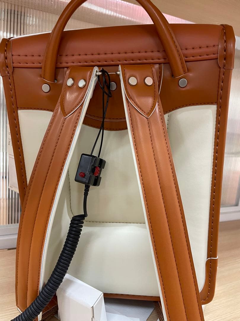 新品・未使用　男女兼用イオン３STYLEランドセル（キャメル色）