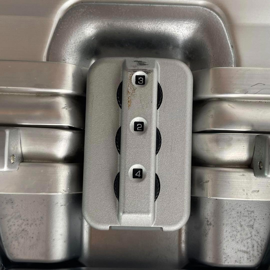 リモワ キャリーバッグ スーツケース トラベル 2輪 青ロゴ 大容量 シルバー