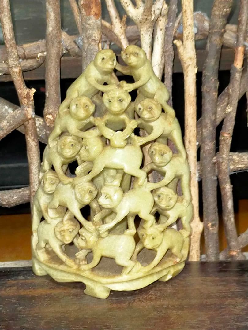 中国　緑石　石　彫刻　とても古い　骨董　古玩