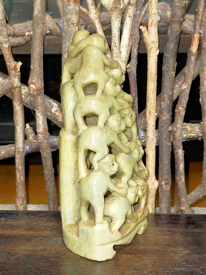 中国　緑石　石　彫刻　とても古い　骨董　古玩