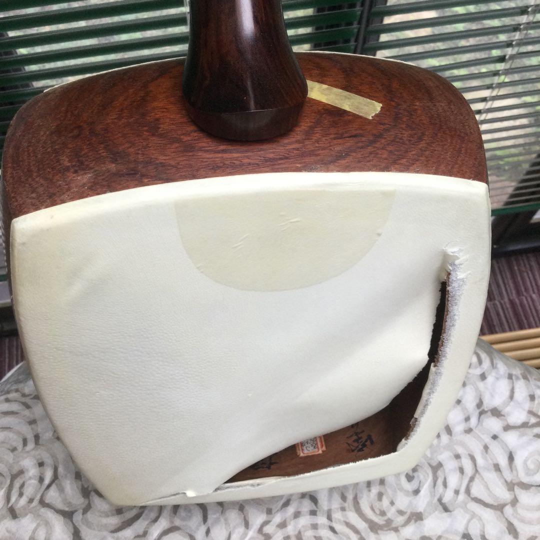 三味線 本体　紫檀材、取手付き、象牙風