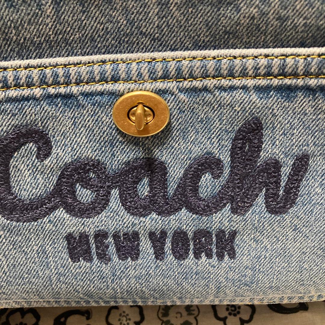 新品☆Coach☆CAMERA☆ショルダーバッグ☆デニム☆斜めがけ☆ロゴ刺繍☆