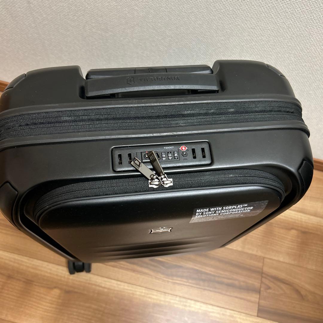 Victorinox　ヴィクトリノックス　スーツケース