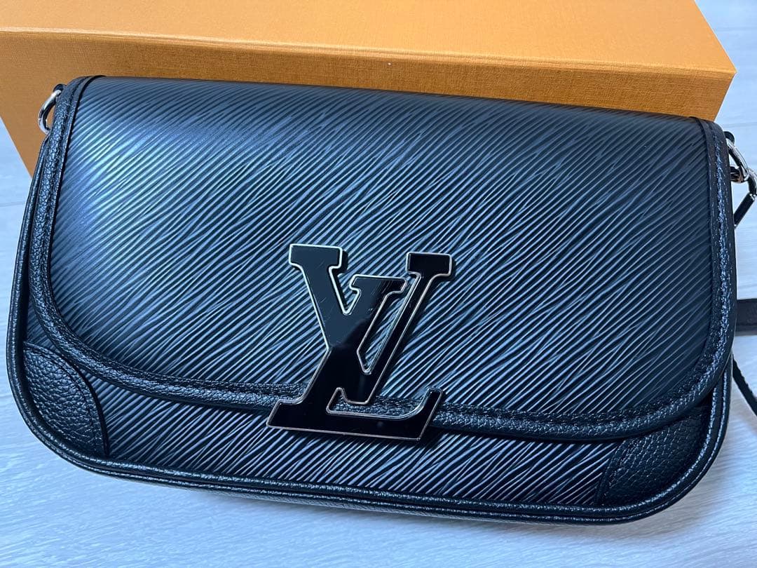 【まるまる】Louis Vuitton ショルダーバッグエピレザー ビュシ